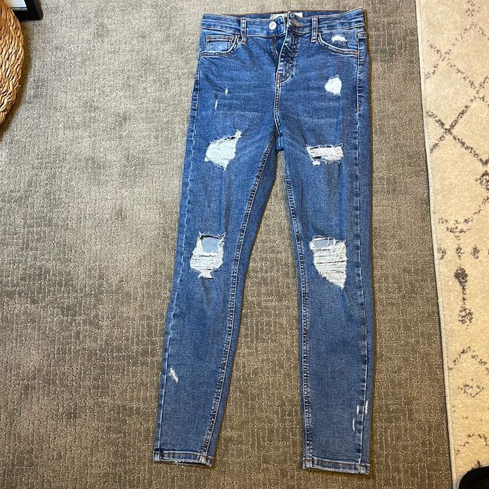 Top shop jeans. Distressed. Skinny high waisted size 26. Barely work
